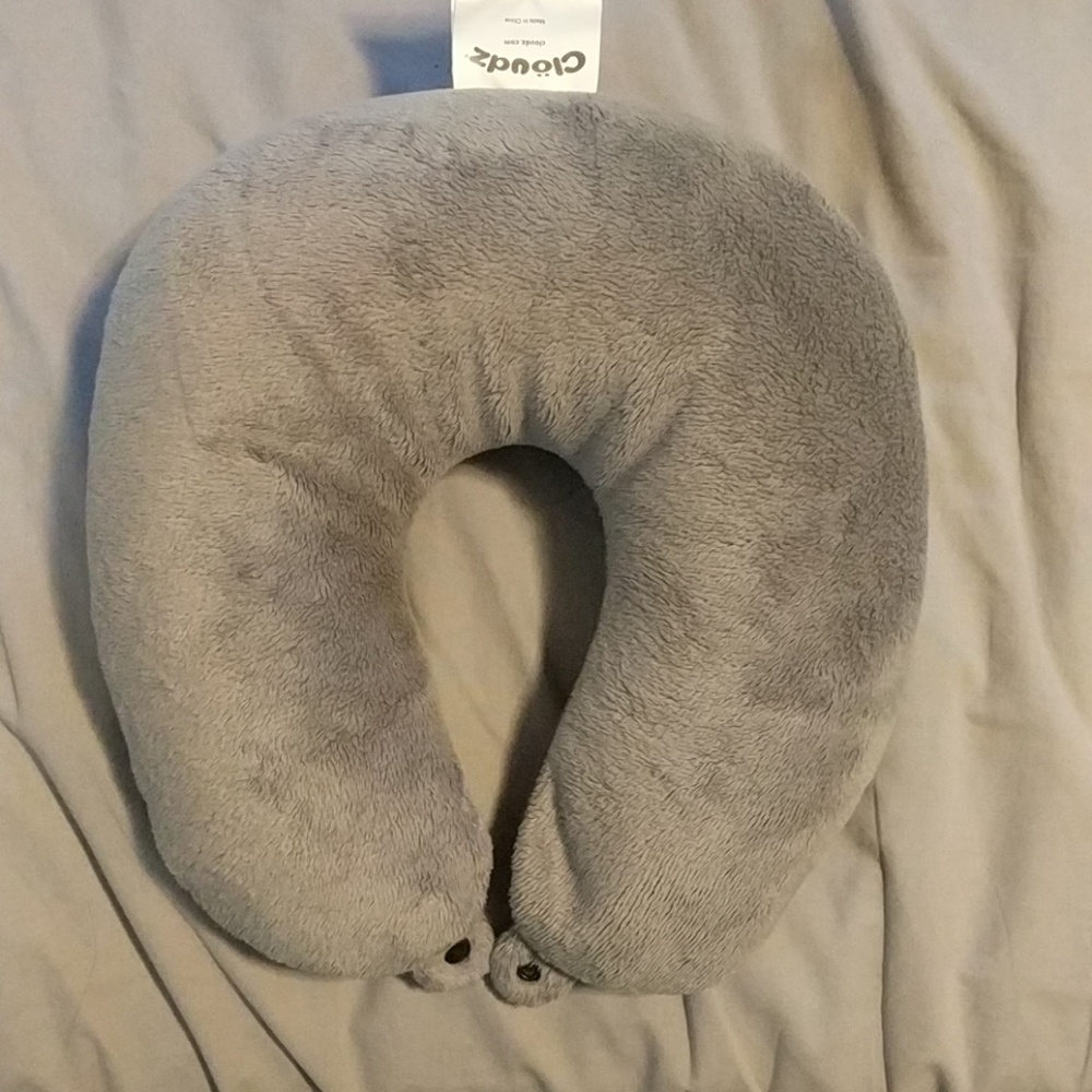 Cloudz Travel Neck Pillow